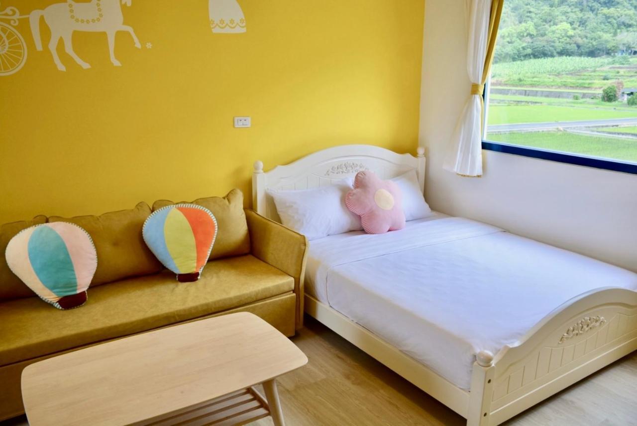 Blue And White Style Holiday B&B Гуаншан Екстериор снимка