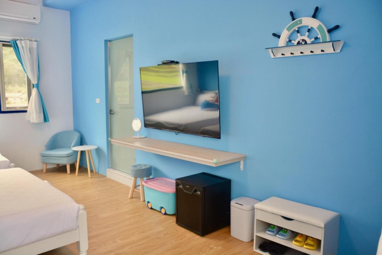 Blue And White Style Holiday B&B Гуаншан Екстериор снимка
